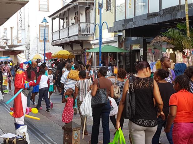 Christmas shoppers, visitors explore The City | Barbados Advocate